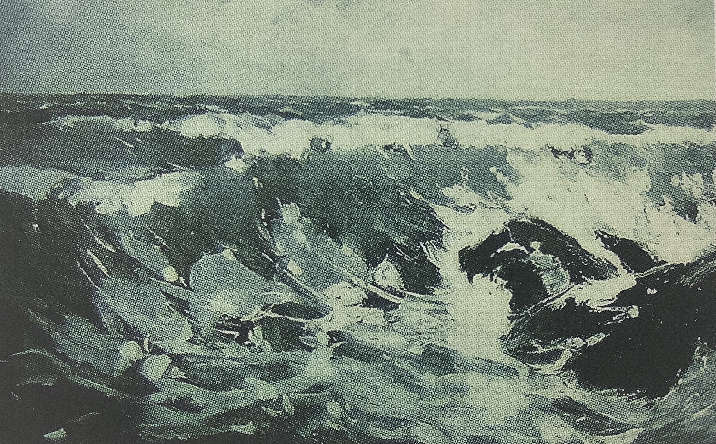 Welle auf brandende Felsen, um 1911